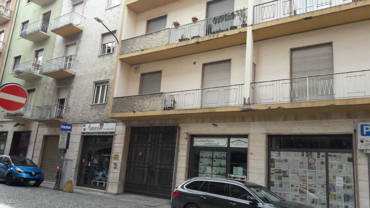 Appartamento Centrale Con Garage Asti Buitenkant foto